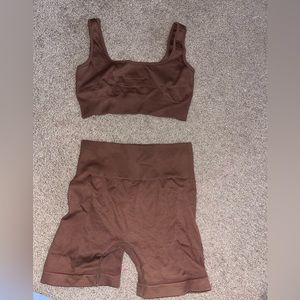 super cute ribbed workout set!
